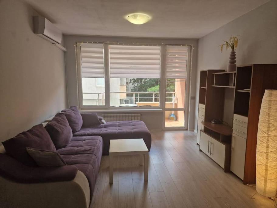 Cozy Central Apartment In Outskirts Of Old Sofia Bagian luar foto