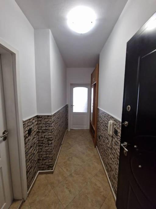 Cozy Central Apartment In Outskirts Of Old Sofia Bagian luar foto