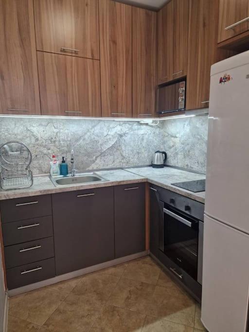 Cozy Central Apartment In Outskirts Of Old Sofia Bagian luar foto
